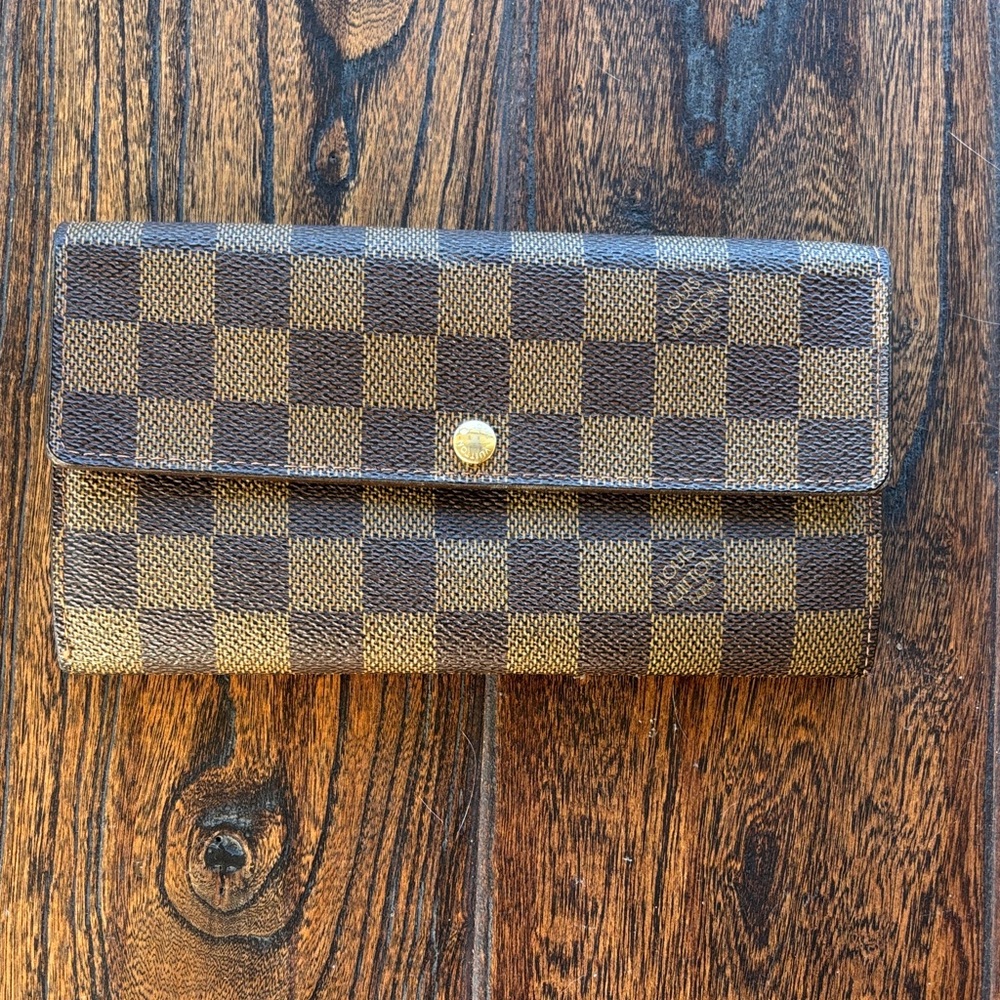 Louis Vuitton vintage DE wallet